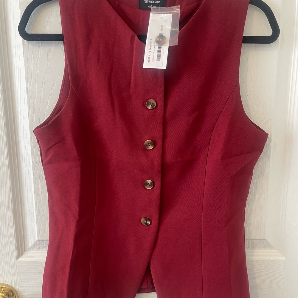 Longline Deep Red Vest